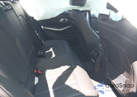 2022 BMW 330I xDrive z USA, uszkodzony, nr VIN 3MW5R7J00N8C44986